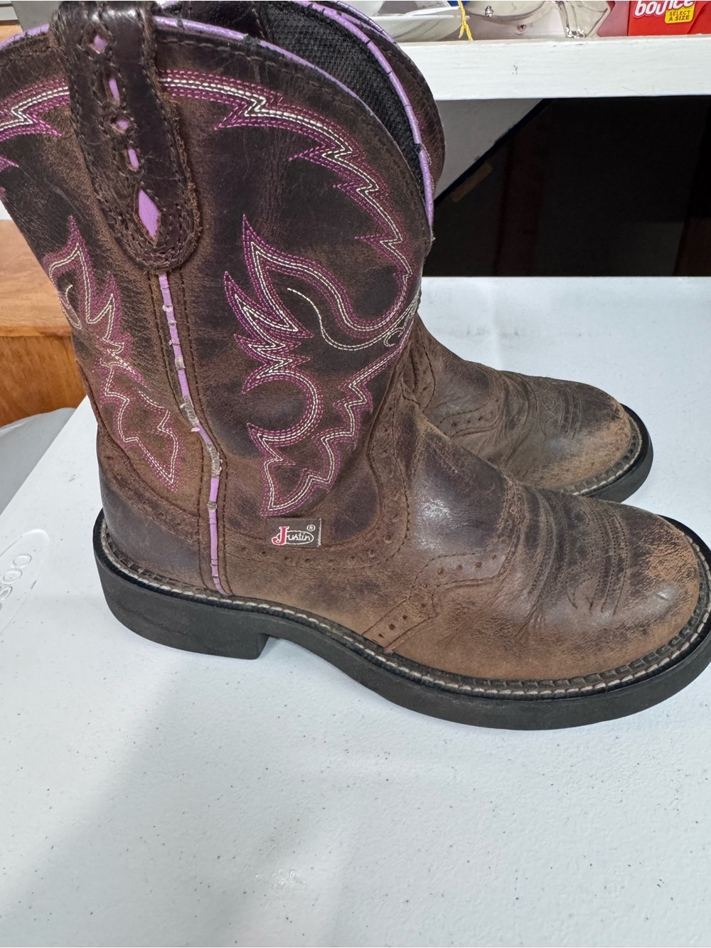 Women Justin Boots Brown Leather Western with Pink Stitching size 7